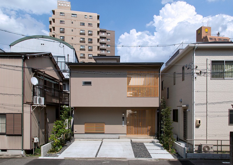 �z�����̂��钬��