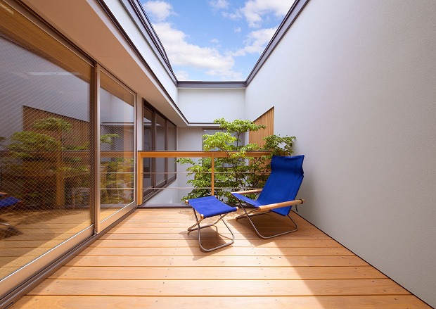 �z�����̂��钬��