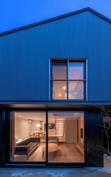 �{�I�ƕ�炷��